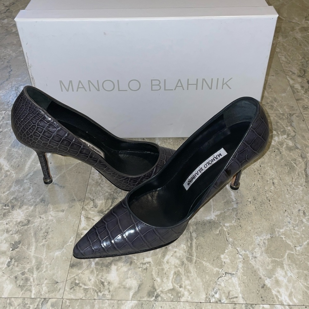 Manolo blahnik snakeskin size 35 brand new with box